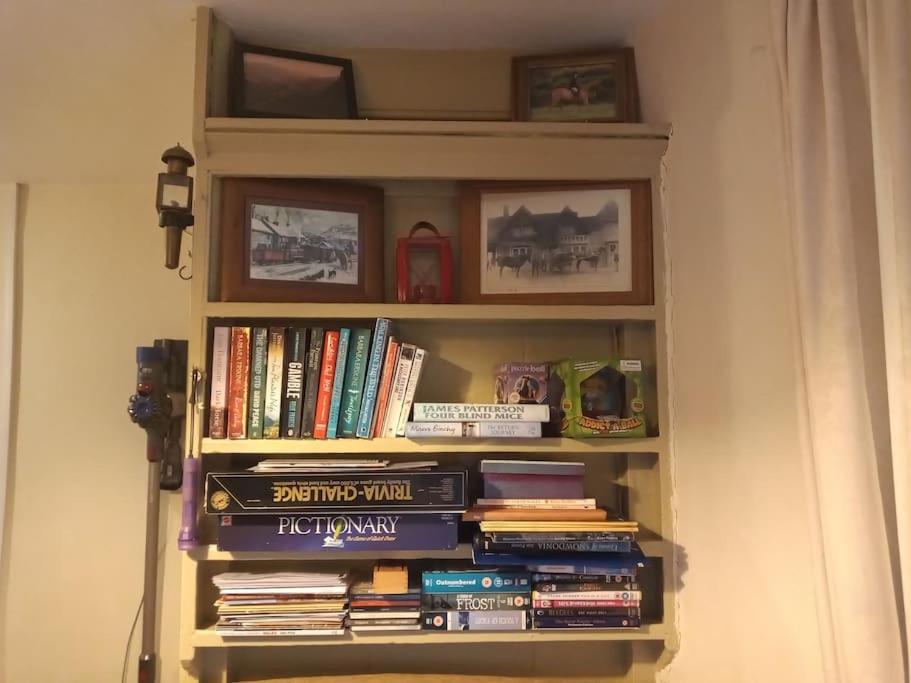 באלנאו פסטיניוג Ty Hen - Quirky Grade II Listed Cottage מראה חיצוני תמונה