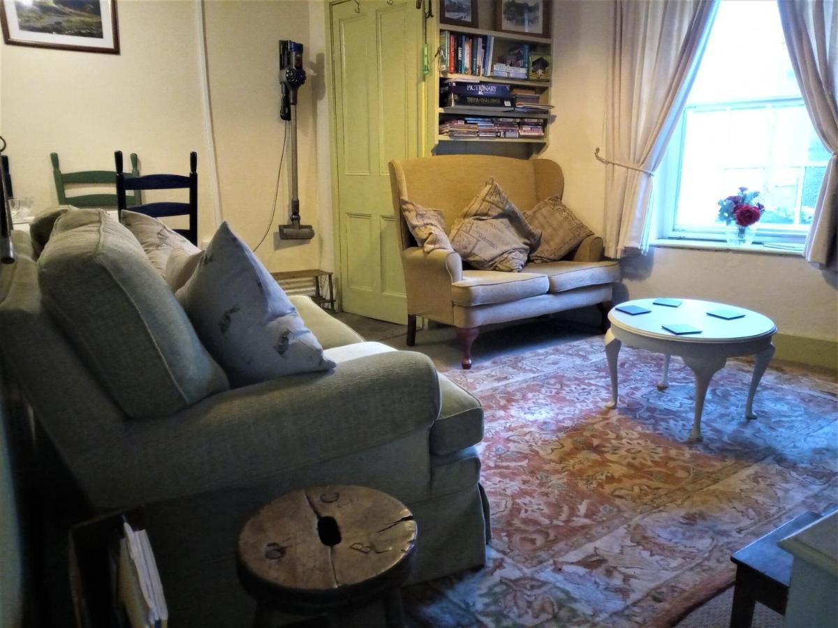 באלנאו פסטיניוג Ty Hen - Quirky Grade II Listed Cottage מראה חיצוני תמונה