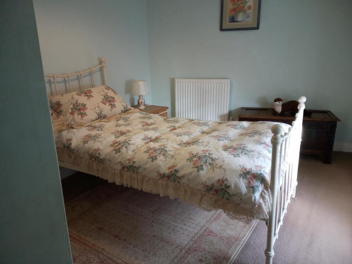 באלנאו פסטיניוג Ty Hen - Quirky Grade II Listed Cottage מראה חיצוני תמונה